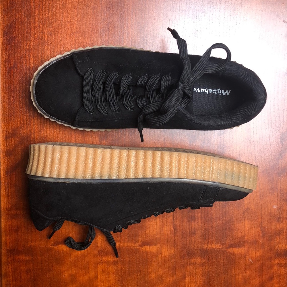 Black platform velvet tennis shoe